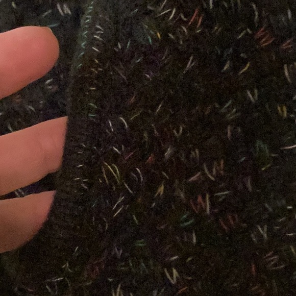 Steve Madden faux fur black weaved poncho Sz. OSFA - Picture 4 of 7